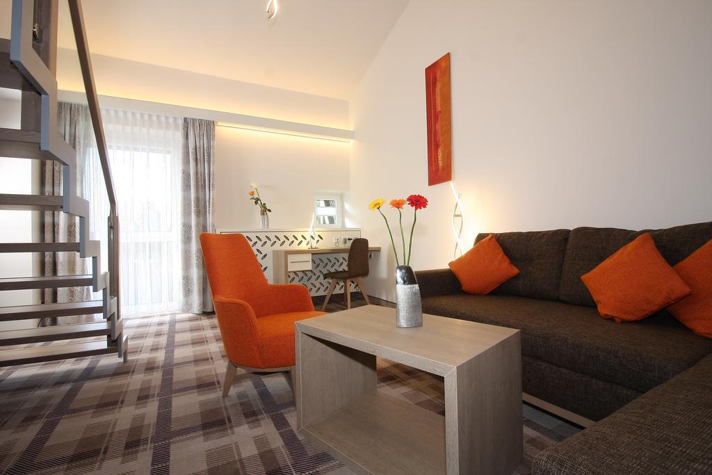Hotel Chrysantihof บัดเบียร์นบาค ภายนอก รูปภาพ