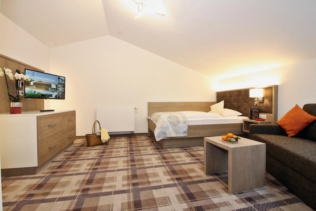 Hotel Chrysantihof บัดเบียร์นบาค ภายนอก รูปภาพ